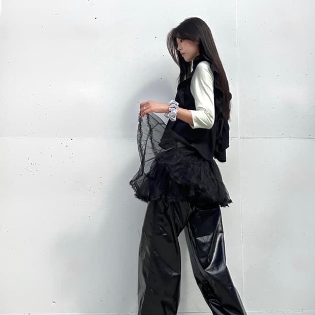 frill layered bustier / black