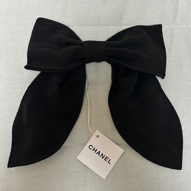 샤넬 리본 헤어핀 새상품