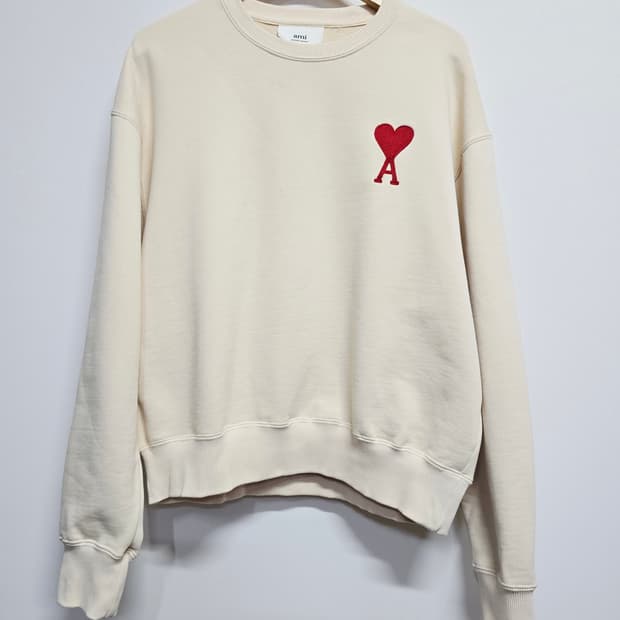 아미 하트 로고 맨투맨 아이보리