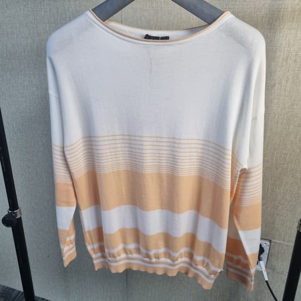 새제품 안드레모리스 Andre Maurice 여성 니트 사이즈