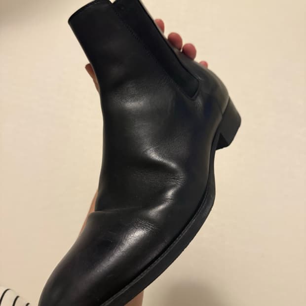 생로랑 와이어트 첼시 42