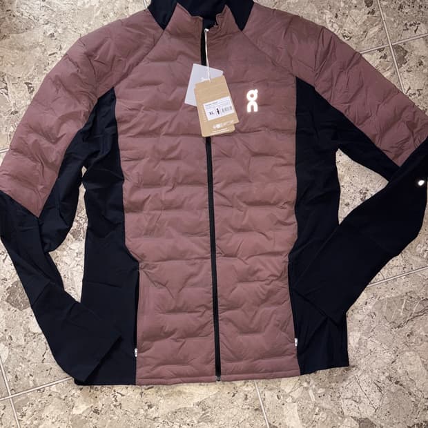 on 온러닝 클라이메이트 러닝 패딩 자켓