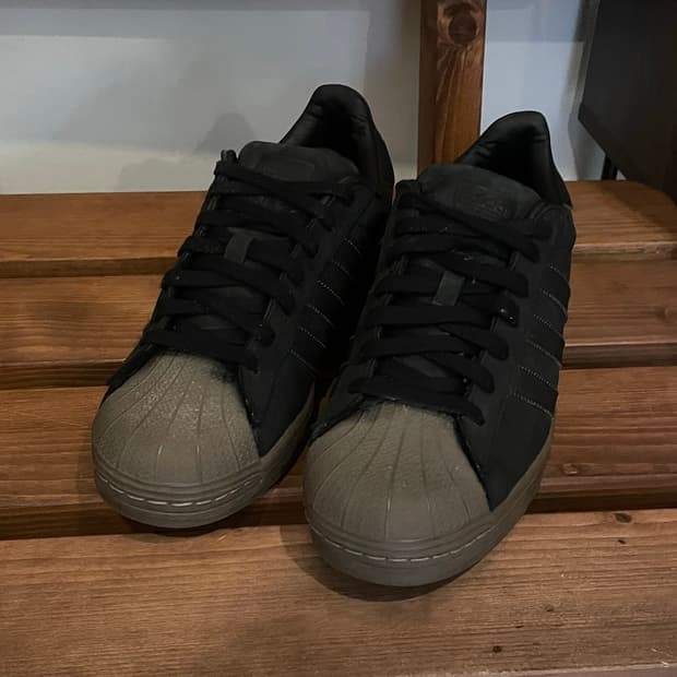 아디다스 슈퍼스타 코어 블랙 검 270