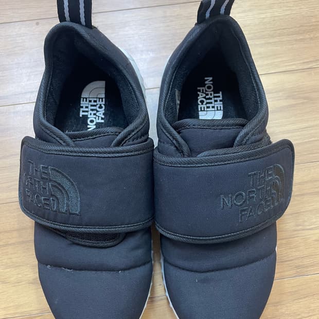 노스페이스 키즈 뮬 스트랩 블랙 색상, 220mm 사이즈입니다
찍찍이 스