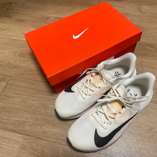 나이키 에어 줌 라이벌 플라이4 세일 아이보리 270