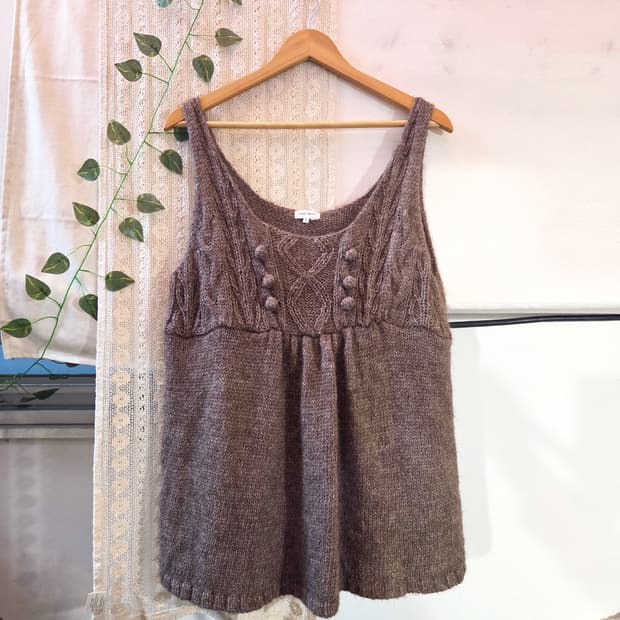 브라운 니트 베스트