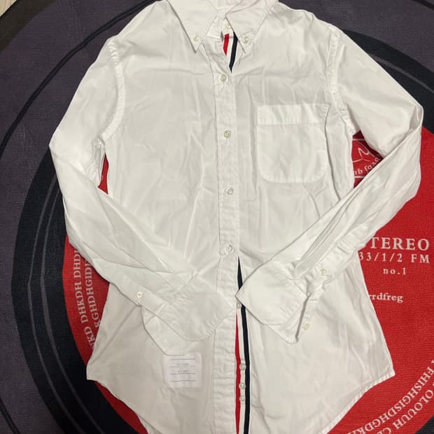 여성 톰브라운 삼선 셔츠 00