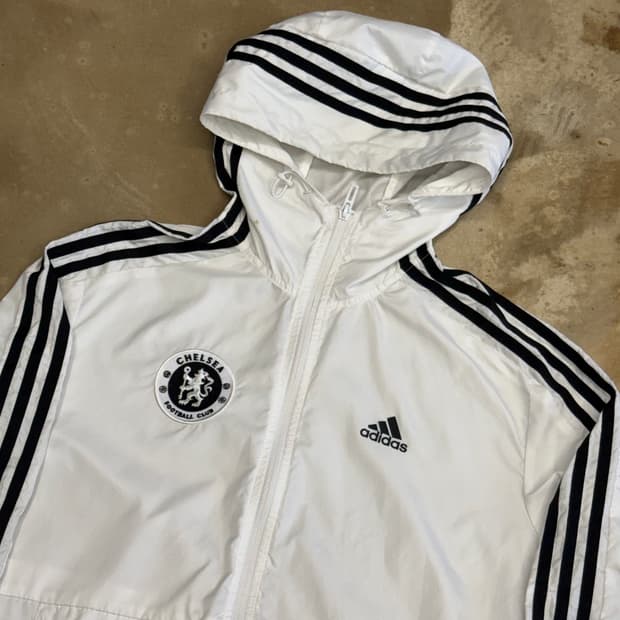 S 아디다스 첼시 화이트 바람막이