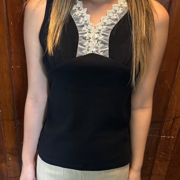 lace sleeveless