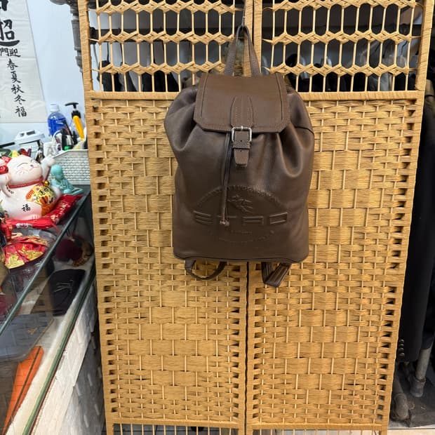 정품 에트로 백팩 팝니다