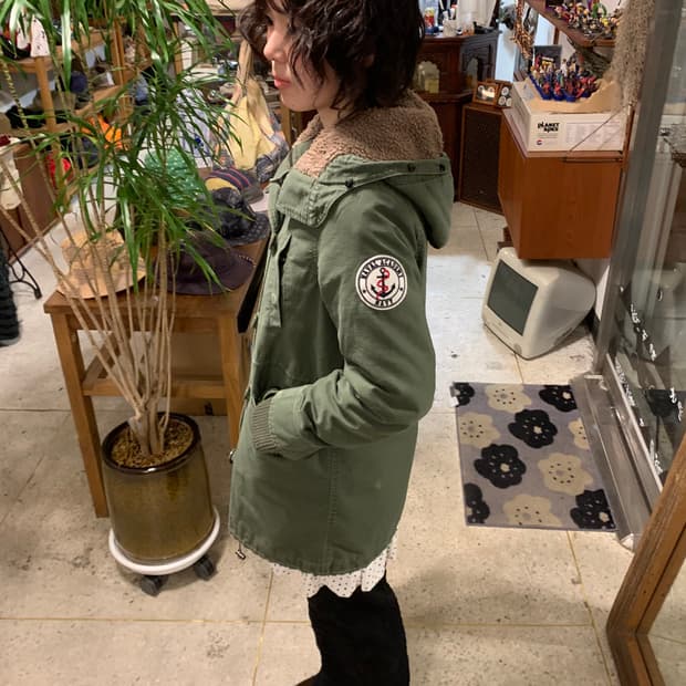 빔즈하트 올리브 사선버튼 보아 파카