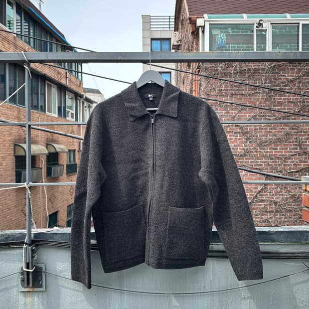 유니클로 C라인 울 블랜드 다크그레이 집업 자켓