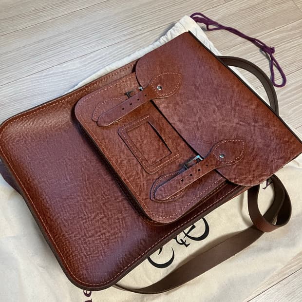 캠브릿지사첼 포트레이트 백팩