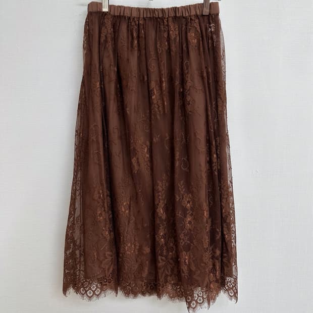 lace skirt