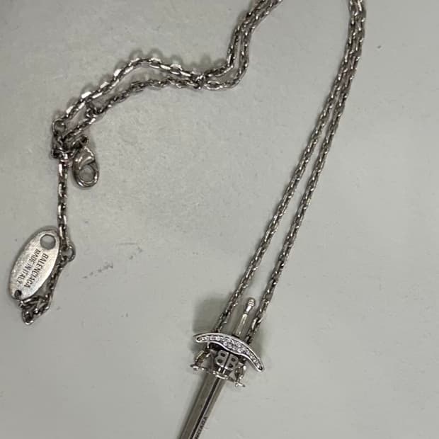 발렌시아가 스워드 목걸이