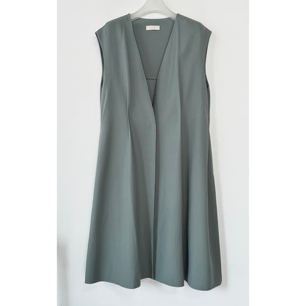 르베이지 핀턱 롱 베스트