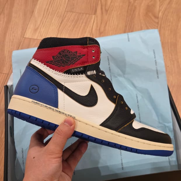 프라그먼트 유니온 조던 1 바시티 레드 275