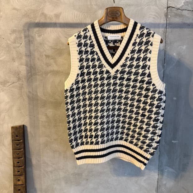 투머로우랜드 니트베스트 남성 100