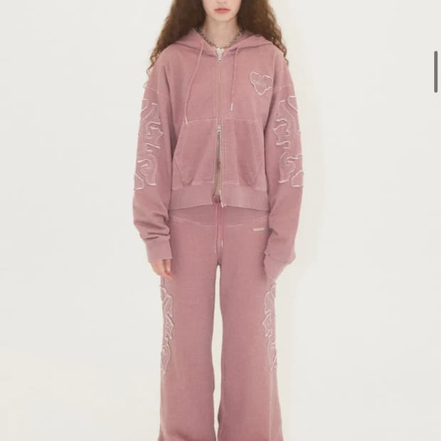 에즈이프캘리 아플리케 부츠컷 팬츠