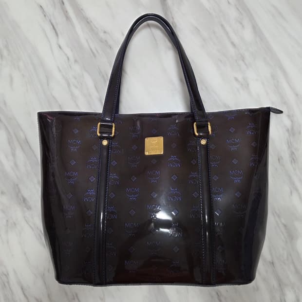 MCM 비세토스 에나멜 토트백