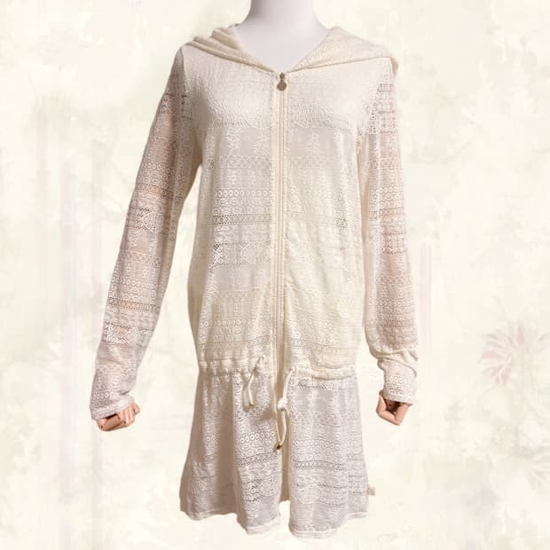 (이체시에눌) 일본 화이트 모리 크로셰 디테일 허리 끈 조절 후드 집업 