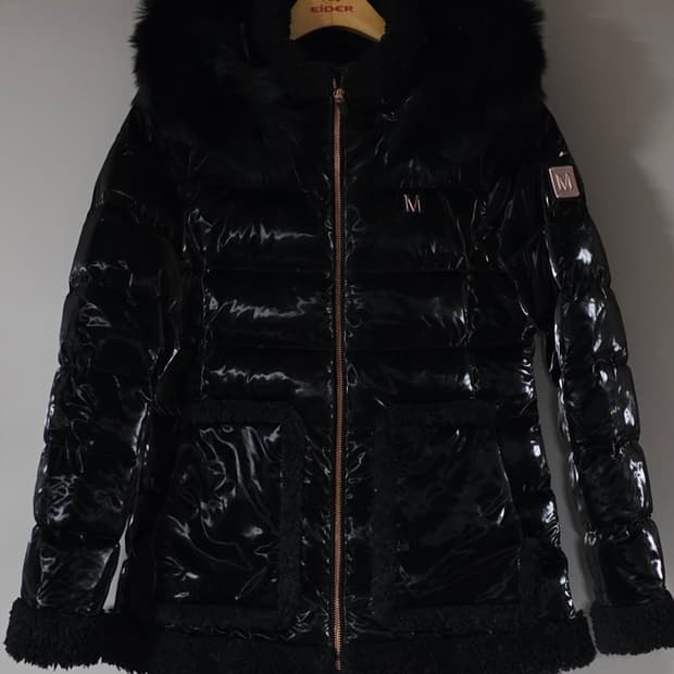 마코 골프 여성 폭스퍼 구스패딩 유광블랙. 싸이즈  90.  55
