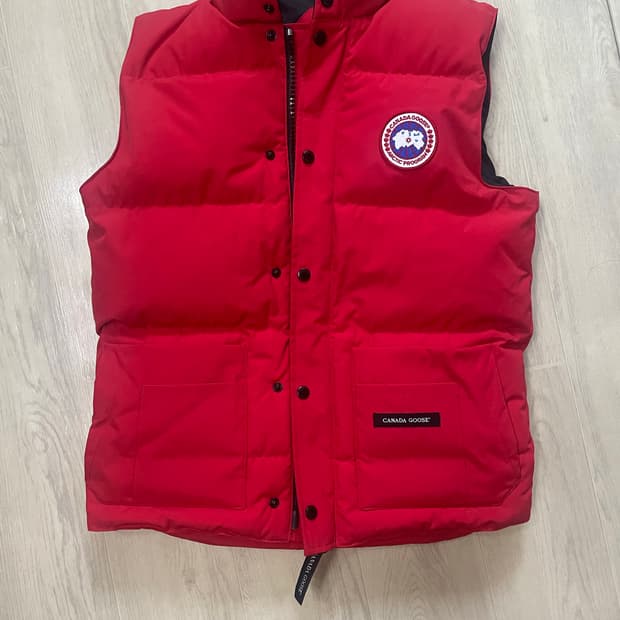 캐나다 구스 조끼패딩 판매합니다.