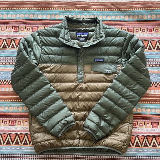 파타고니아 다운 스냅티 카키/브라운 xs