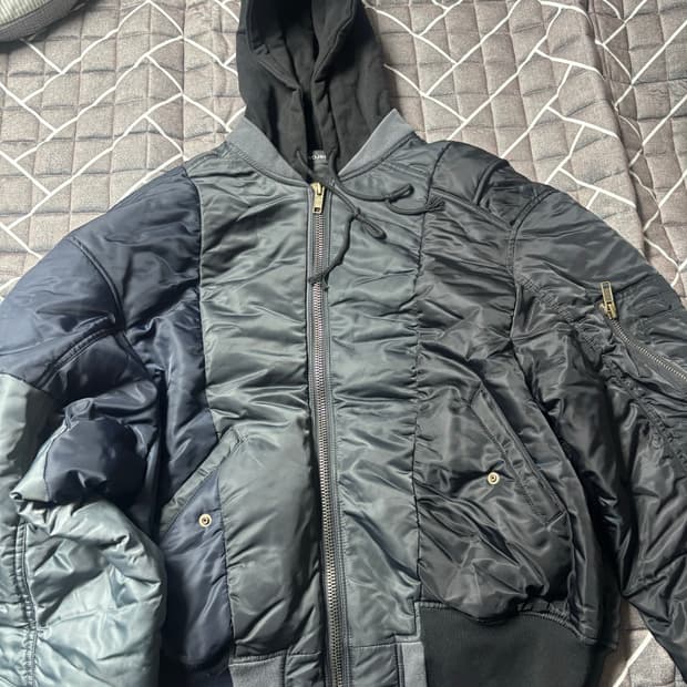 프로젝트 G/R 언밸런스드 리워크 봄버 자켓 블랙