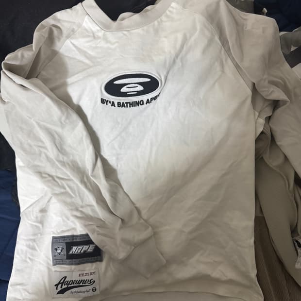 에이프 롱슬리브