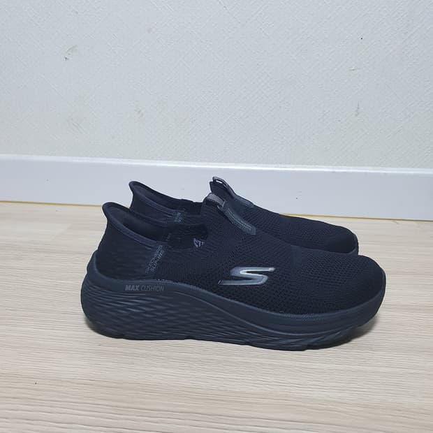 스케쳐스 맥스쿠셔닝 슬립온 245