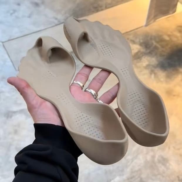 [43] 발렌시아가 제로 스니커즈 베이지