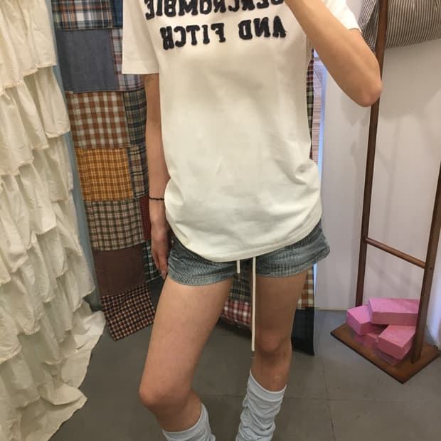 아베크롬비 화이트 반팔티