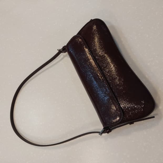 자라 ZARA 플랩 숄더백 애나멜 버건디 컬러