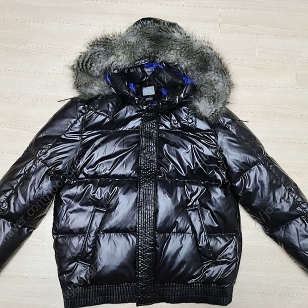 알마니 다운 패딩