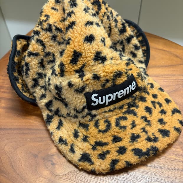 슈프림 이어플랩 호피 레오파드 털모자
