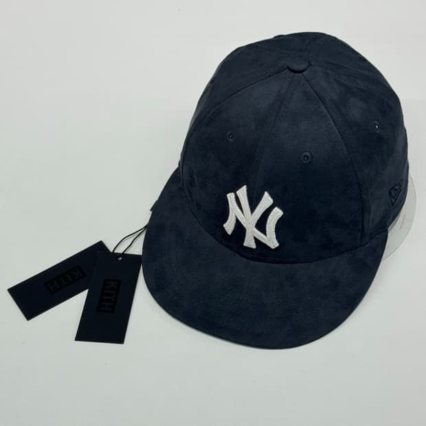 KITH X NEW ERA (키스 X 뉴에라) 체인스티치 스웨이드 캡