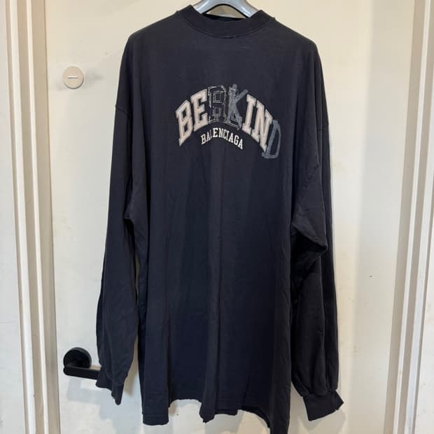새상품 발렌시아가 23fw BEKIND 롱슬리브 