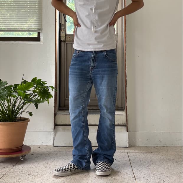 Levi’s 525 Boot Cut