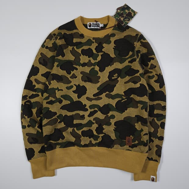 베이프 카모 맨투맨 