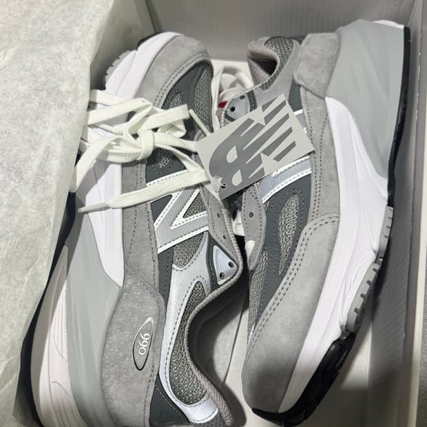 뉴발란스 New Balance 990v6 새상품