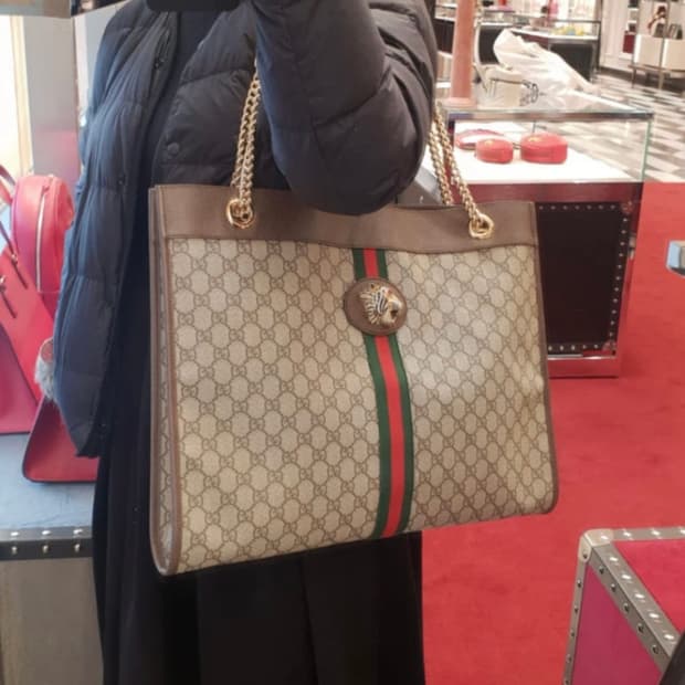 구찌 타이거헤드 숄더백