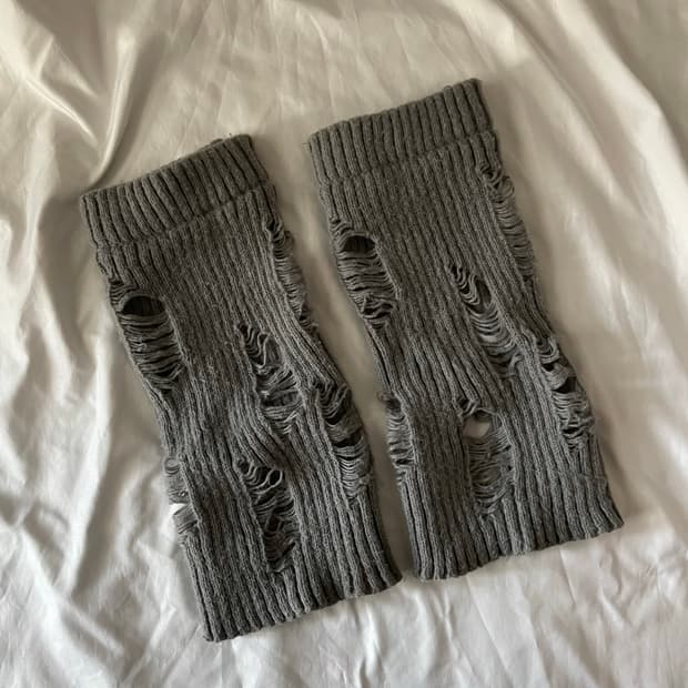 3,000원 빈티지 데미지 니트 레그워머