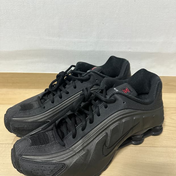 나이키 샥스 R4 280