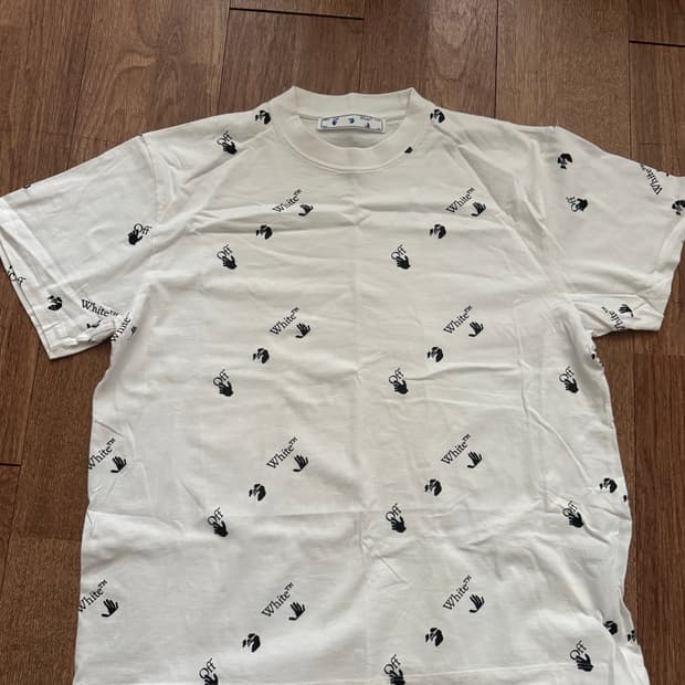 오프화이트 올오버 반팔티 팝니다