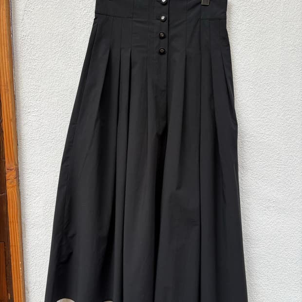 오브제 블랙스커트