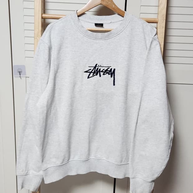 스투시 빅로고 라이트그레이 오버핏 맨투맨