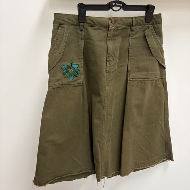 자라 카키색 자수 플라워 스커트 66