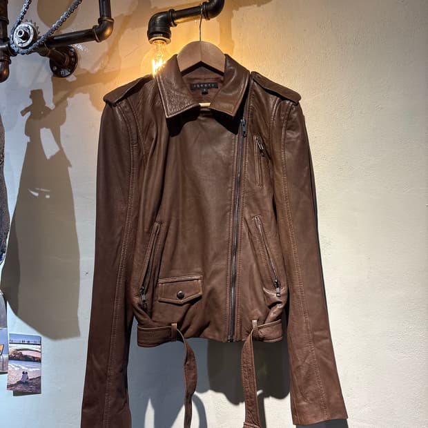 띠어리 양가죽 크롭 재킷