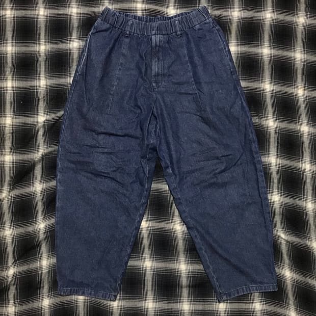 Gu 재팬 슈퍼 와이드 크롭 테이퍼드 핀턱 이지 팬츠 인디고 중청